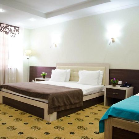 Luxury House Hotel Shymkent Exterior foto