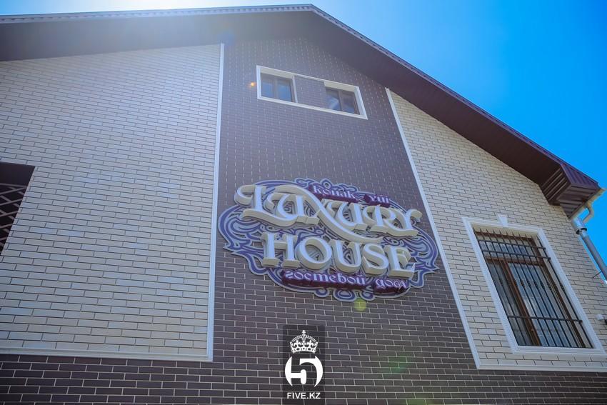 Luxury House Hotel Shymkent Exterior foto