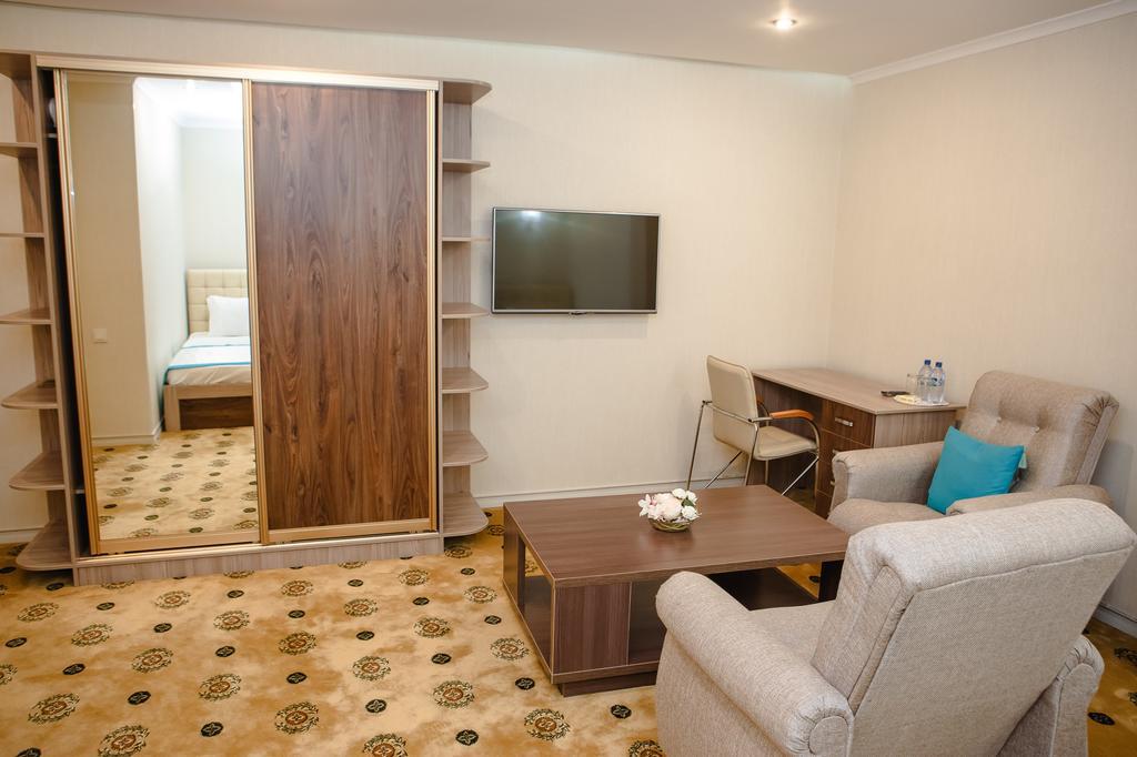 Luxury House Hotel Shymkent Exterior foto
