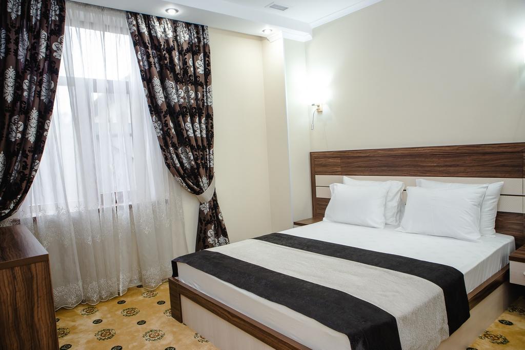 Luxury House Hotel Shymkent Exterior foto