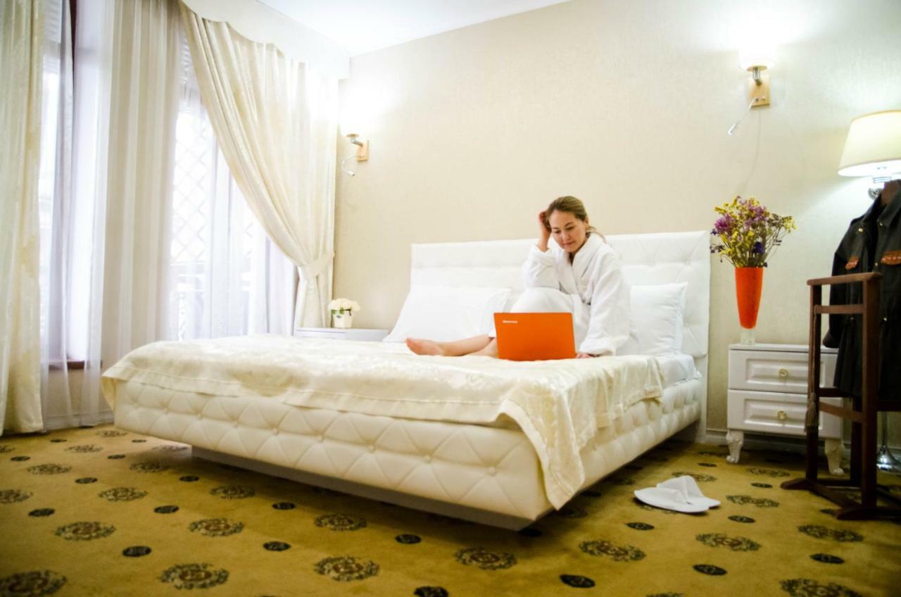 Luxury House Hotel Shymkent Exterior foto