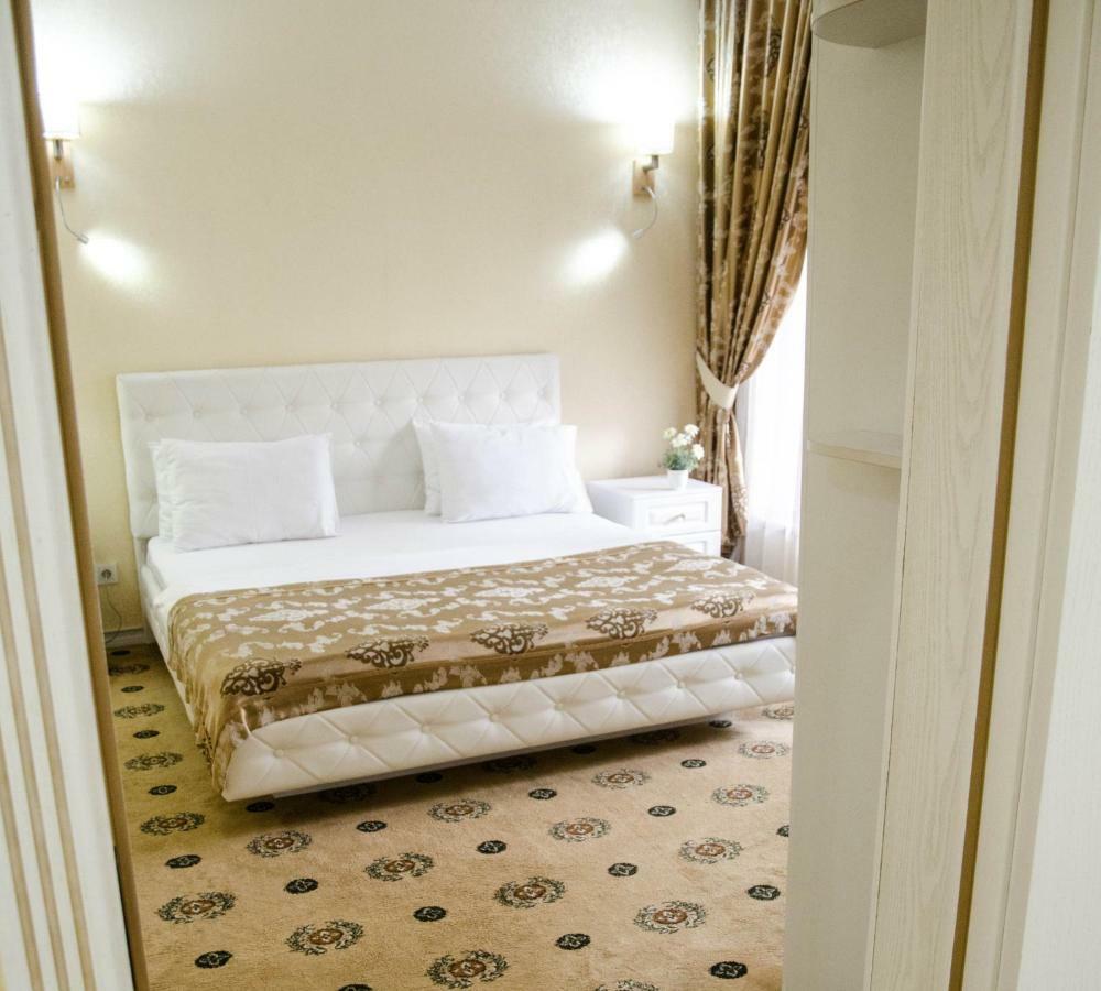 Luxury House Hotel Shymkent Exterior foto
