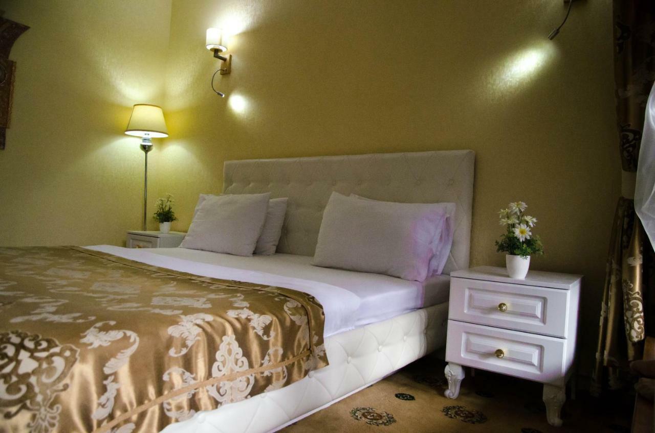 Luxury House Hotel Shymkent Exterior foto