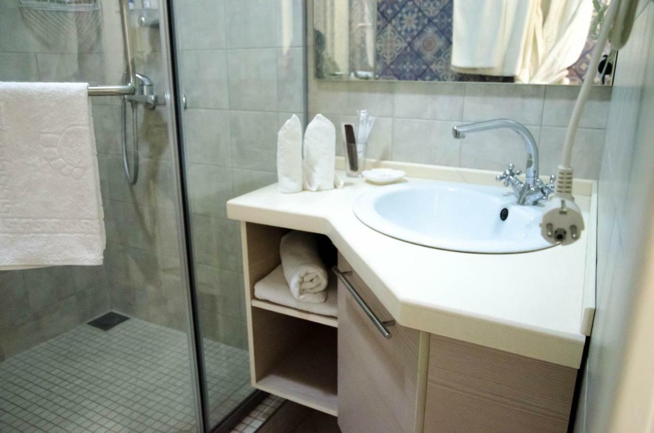 Luxury House Hotel Shymkent Exterior foto