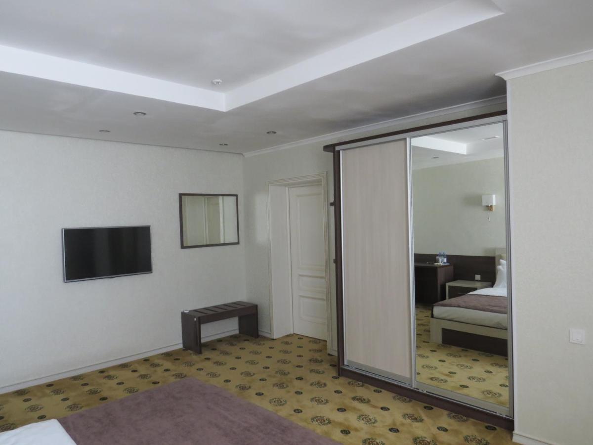 Luxury House Hotel Shymkent Exterior foto
